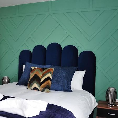 Stunning 2 Bedroom Apt Milton Keynes Extérieur photo