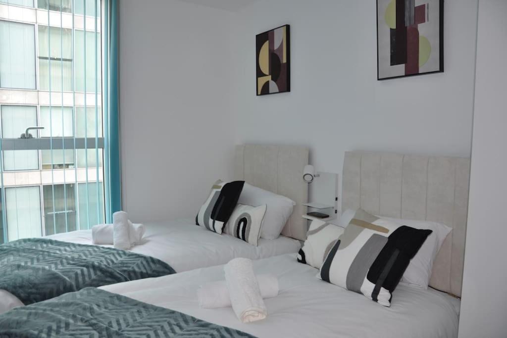 Stunning 2 Bedroom Apt Milton Keynes Extérieur photo