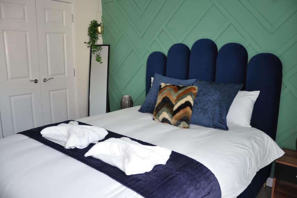 Stunning 2 Bedroom Apt Milton Keynes Extérieur photo