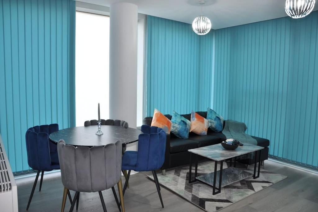 Stunning 2 Bedroom Apt Milton Keynes Extérieur photo