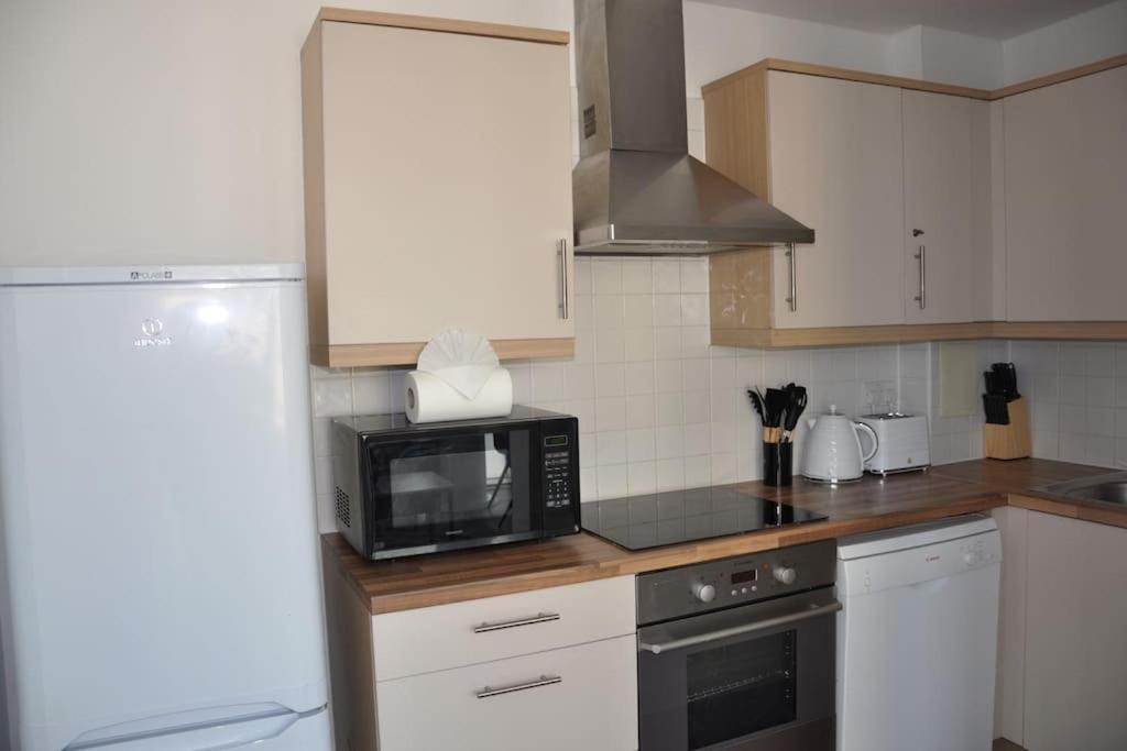 Stunning 2 Bedroom Apt Milton Keynes Extérieur photo
