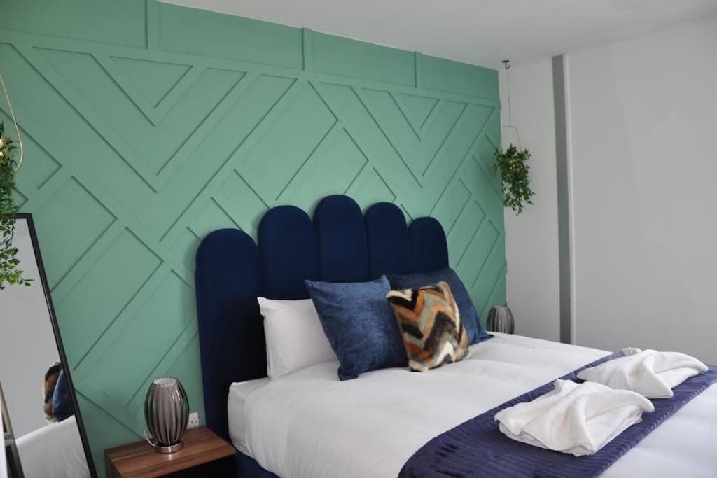 Stunning 2 Bedroom Apt Milton Keynes Extérieur photo
