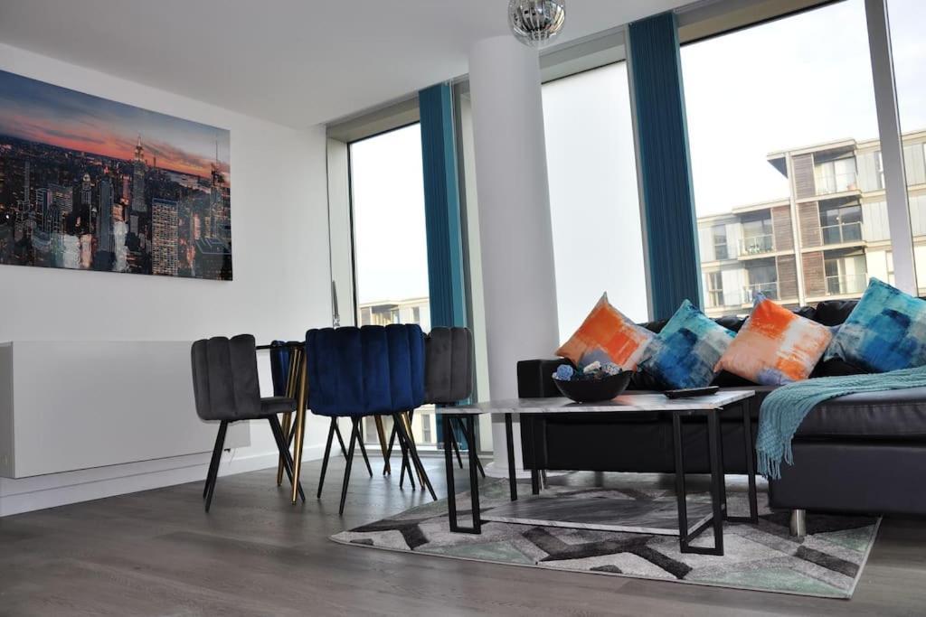 Stunning 2 Bedroom Apt Milton Keynes Extérieur photo